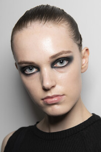 dior-hc-bks-v-rf19-3792.thumb.jpg.98fd12ed85ea3d83573115b4f4ec91e1.jpg