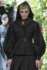 dior-hc-clp-rf19-0639.thumb.jpg.d7883ea30b4fb631af5d5016279eee37.jpg