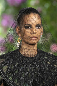 dior-hc-clp-rf19-0783.thumb.jpg.0aab847f517048cc117fa678817e03cb.jpg
