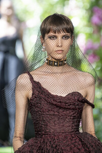 dior-hc-clp-rf19-0796.thumb.jpg.4bf78068fb0ed372255e4f198906c077.jpg