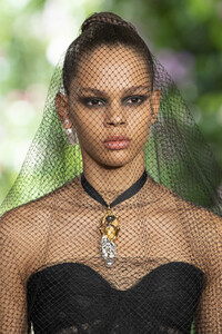 dior-hc-clp-rf19-0946.thumb.jpg.96408f820fa79adeebf7d2328e801147.jpg