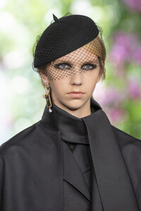 dior-hc-clp-rf19-1030.thumb.jpg.015d15e8f775ce5b3bb15aa14e197330.jpg