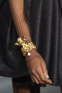 dior-hc-clp-rf19-1060.thumb.jpg.a3b5561c7f13af18986f7171fc7dc32c.jpg