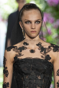 dior-hc-clp-rf19-1137.thumb.jpg.5b43ba3b8f4cffcaf57c0c7969fc4b20.jpg
