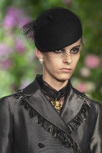 dior-hc-clp-rf19-1330.thumb.jpg.de6c07fbf00ff265112bfdd5e2aaedf1.jpg