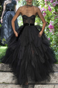 dior-hc-clp-rf19-1440.thumb.jpg.fb8eeb64bf89b33b8a248ebae25951a1.jpg