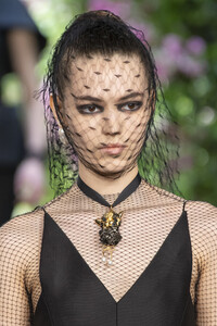 dior-hc-clp-rf19-1495.thumb.jpg.f4e5cb69796d1fb48553bd94de8d3cc1.jpg