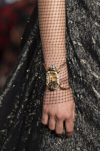 dior-hc-clp-rf19-1595.thumb.jpg.b4c706aebc19d226b4a33bd4519b4264.jpg