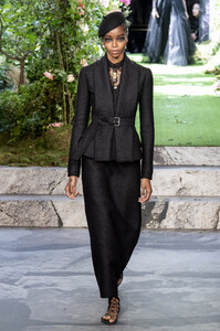 dior-hc-rf19-1634.thumb.jpg.15656a4aeb827dc6755d708a60c4f03a.jpg