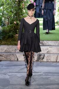 dior-hc-rf19-1811.thumb.jpg.4f880bbb706e871955ab247ec56cb5ca.jpg