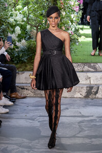 dior-hc-rf19-1838.thumb.jpg.793cb931a6fd7546eeb1f805a81e1a0b.jpg