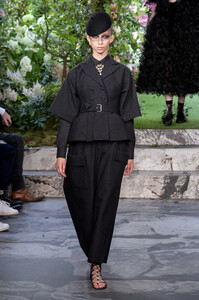 dior-hc-rf19-1846.thumb.jpg.bde28ed4d94893e8a5c9083d4d7d6c80.jpg