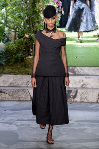 dior-hc-rf19-1872.thumb.jpg.51a81d332b32575ff28aa9e86d14047c.jpg
