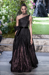 dior-hc-rf19-1902.thumb.jpg.9482bc8b0f6bdfc54f946551efbb68e8.jpg