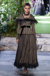 dior-hc-rf19-1952.thumb.jpg.dc9a47189756df66f99c59b9bdb9563e.jpg