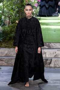 dior-hc-rf19-2004.thumb.jpg.6e830c39948db4363242ba36f6a1c502.jpg