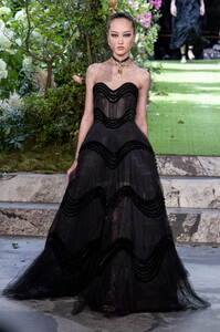dior-hc-rf19-2013.thumb.jpg.96b97851ac4b6123e15a61cd1d307fbd.jpg