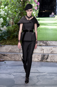 dior-hc-rf19-2084.thumb.jpg.5fe096d70d0ebbaaa5b23d5de2ecf996.jpg