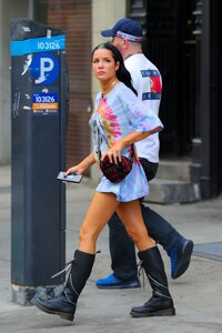 halsey-tatsu-ramen-in-nyc-08-27-2019-4.jpg