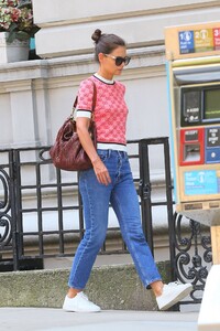 katie-holmes-in-casual-outfit-nyc-08-04-2019-1.jpg