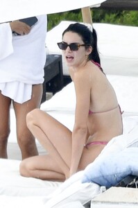 kendall-jenner-in-a-bikini-07-27-2019-5.jpg