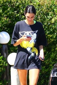 kendall-jenner-summer-street-style-08-14-2019-0.jpg