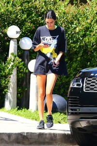 kendall-jenner-summer-street-style-08-14-2019-2.jpg
