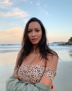 laisribeiro_67900657_135803594322016_7833857958995057429_n.jpg