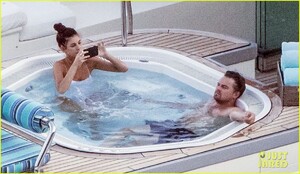 leonardo-dicaprio-camila-morrone-hot-tub-luxury-yacht-19.jpg