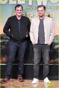 leonardo-dicaprio-joins-quentin-tarantino-ouatih-japan-press-conference-03.jpg