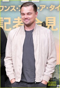 leonardo-dicaprio-joins-quentin-tarantino-ouatih-japan-press-conference-05.jpg