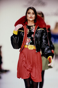 lolita-lempicka-fw-1990-3.thumb.jpg.0a484b485097456a0df0d7bd20986783.jpg