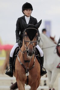 mary-kate-olsen-the-international-jumping-of-the-longines-global-champions-tour-in-paris-july-2019-14.jpg