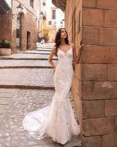 pronovias_67494598_1404251773083677_3979903003559276208_n.jpg