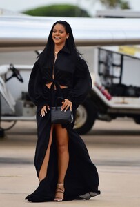 rihanna-arrives-in-barbados-for-the-crop-over-festival-08-04-2019-1.jpg