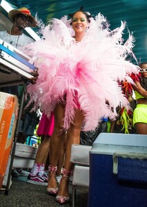 rihanna-in-a-costume-at-barbados-kadooment-day-parade-08-05-2019-4.jpg
