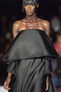 schiaparelli-hc-clp-rf19-8994.thumb.jpg.02994a96876e6ccd3e43948324ed5468.jpg