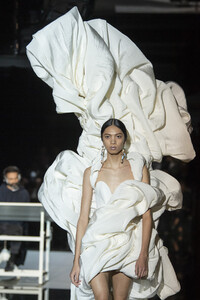 schiaparelli-hc-clp-rf19-9368.thumb.jpg.d3105435c66fe0a8a5fb9d7d38314ae0.jpg