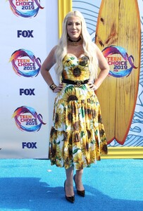 tori-spelling-fox-s-teen-choice-awards-2019-4.jpg