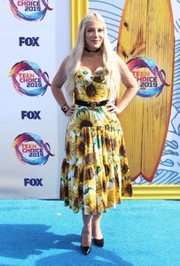 tori-spelling-fox-s-teen-choice-awards-2019-6.jpg