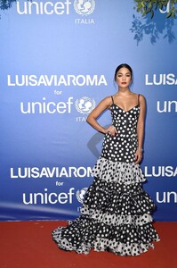 vanessa-hudgens-unicef-summer-gala-in-porto-cervo-3.thumb.jpg.368463c7cfdf1f169e9a1931f43a9c20.jpg