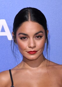 vanessa-hudgens-unicef-summer-gala-in-porto-cervo-6.thumb.jpg.0aada7840af5e17b565d499db7494436.jpg