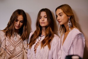 00003ISABELMARANT_Vogueint_27sep19_credit_Jamie-Stoker.thumb.jpg.315f6cceb1854408b265962004a8f485.jpg
