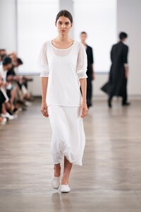 00005-THE-ROW-SS20-Ready-To-Wear.thumb.jpg.b10f7f30b8d16dcc491210fdb5d9da9a.jpg