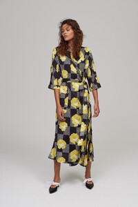 00007-BeatriceB-Ready-to-wear-Spring-2020.thumb.jpg.0514e84447649d897446942e7bf71886.jpg
