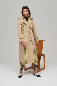 00008-BeatriceB-Ready-to-wear-Spring-2020.thumb.jpg.01876ee90cb886abd2a02068ac8ac5b7.jpg