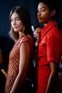 00015OFFWHITE_Vogueint_26sep19_credit_Jamie-Stoker.thumb.jpg.607aae08539d61fcf162a931e15afe8f.jpg