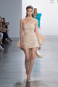 00017-Cong-Tri-Ready-To-Wear-Spring-2020.thumb.jpg.3fda37560bb684cba29cff60d8a176cf.jpg