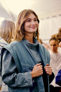 00020ISABELMARANT_Vogueint_27sep19_credit_Jamie-Stoker.thumb.jpg.0fd4cb0b5ef617d825cccccfea33ce34.jpg
