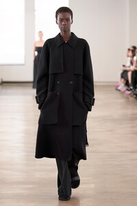 00024-THE-ROW-SS20-Ready-To-Wear.thumb.jpg.ccd8c7c3c46e92aacb9c38525ee23a5e.jpg